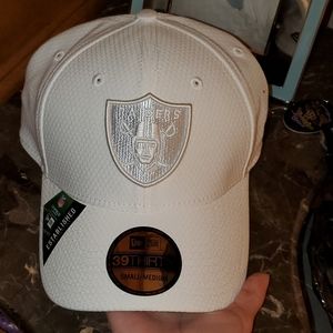 New Era White Oakland Raiders '19 NFL 39THIRTY Hat